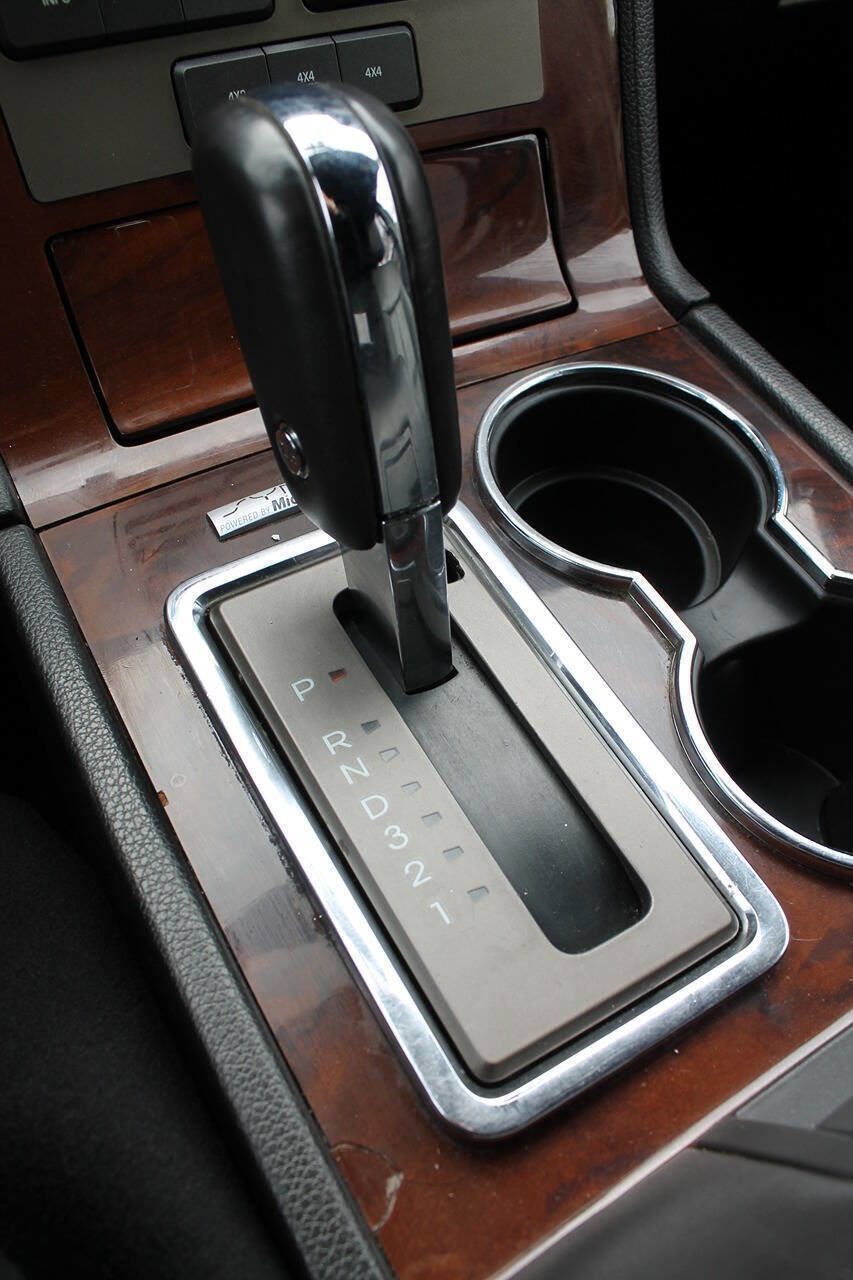 Used 2013 Lincoln Navigator 4WD w/ HD Trailer Tow Pkg image 34