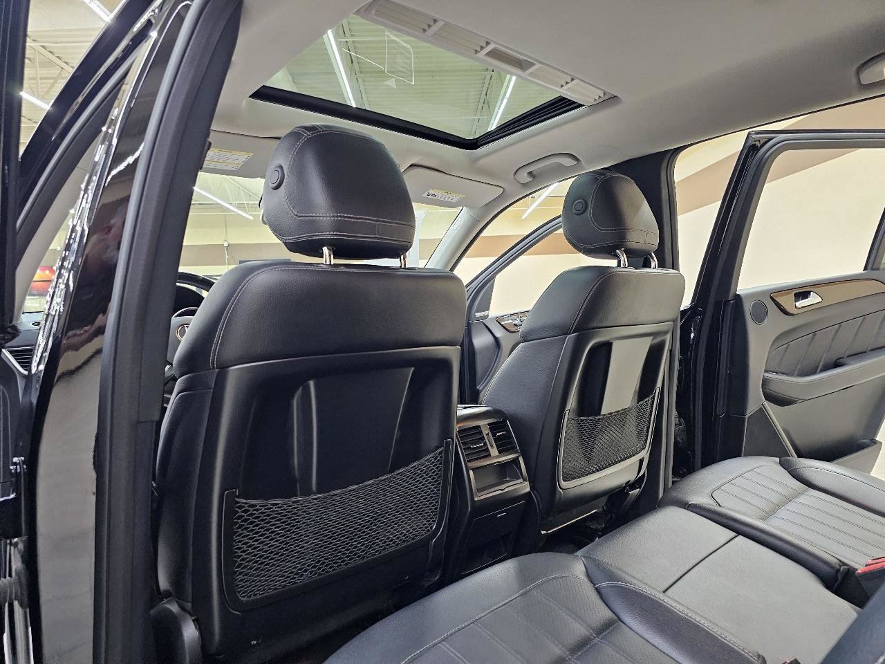 Used 2015 Mercedes-Benz GL 450 4MATIC w/ Appearance Package image 28