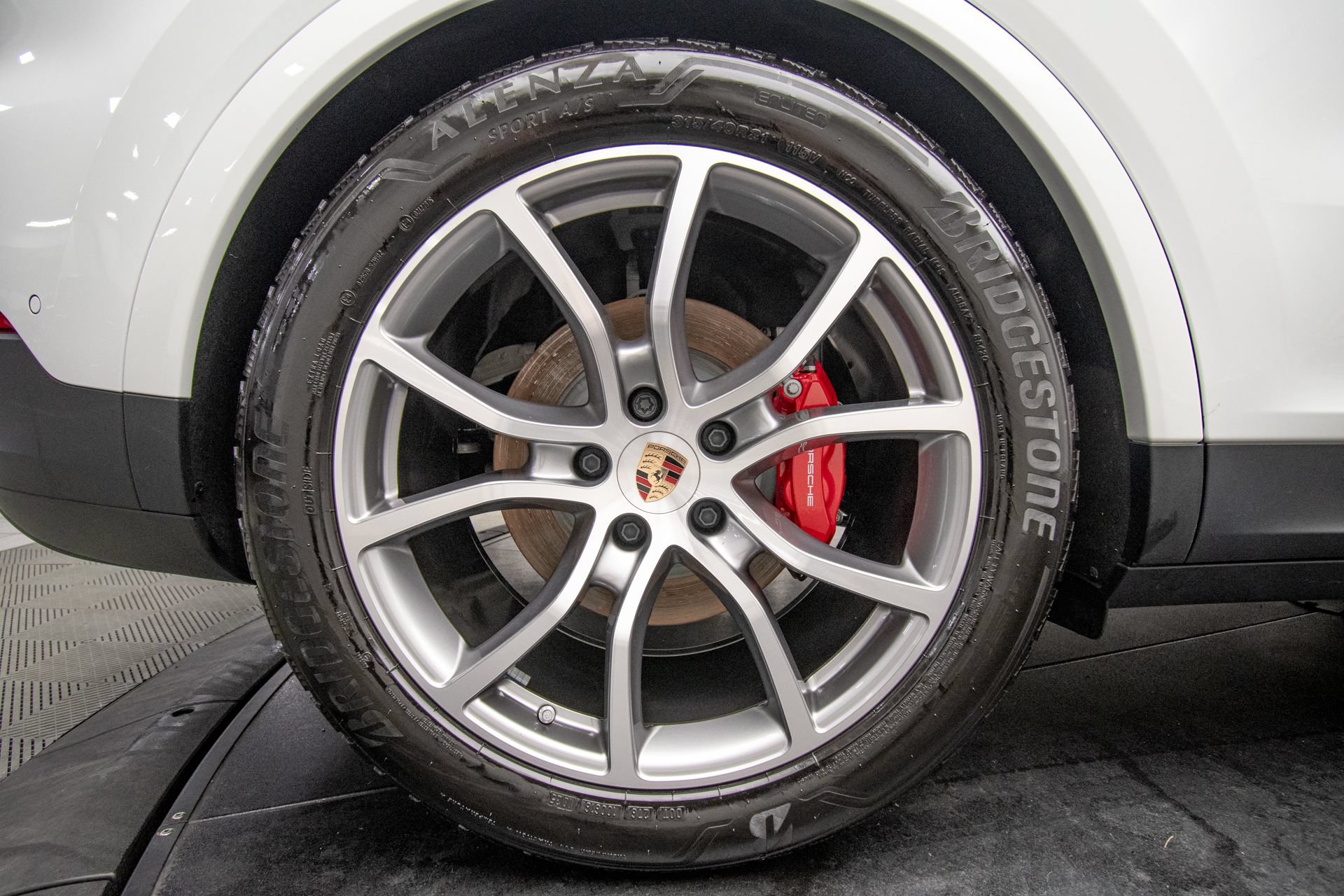 Used 2025 Porsche Cayenne S AWD/4WD image 33