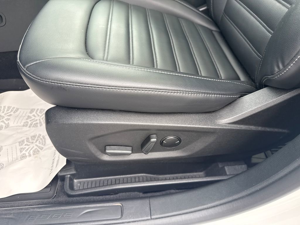 Used 2024 Ford Edge SEL w/ Convenience Package image 32
