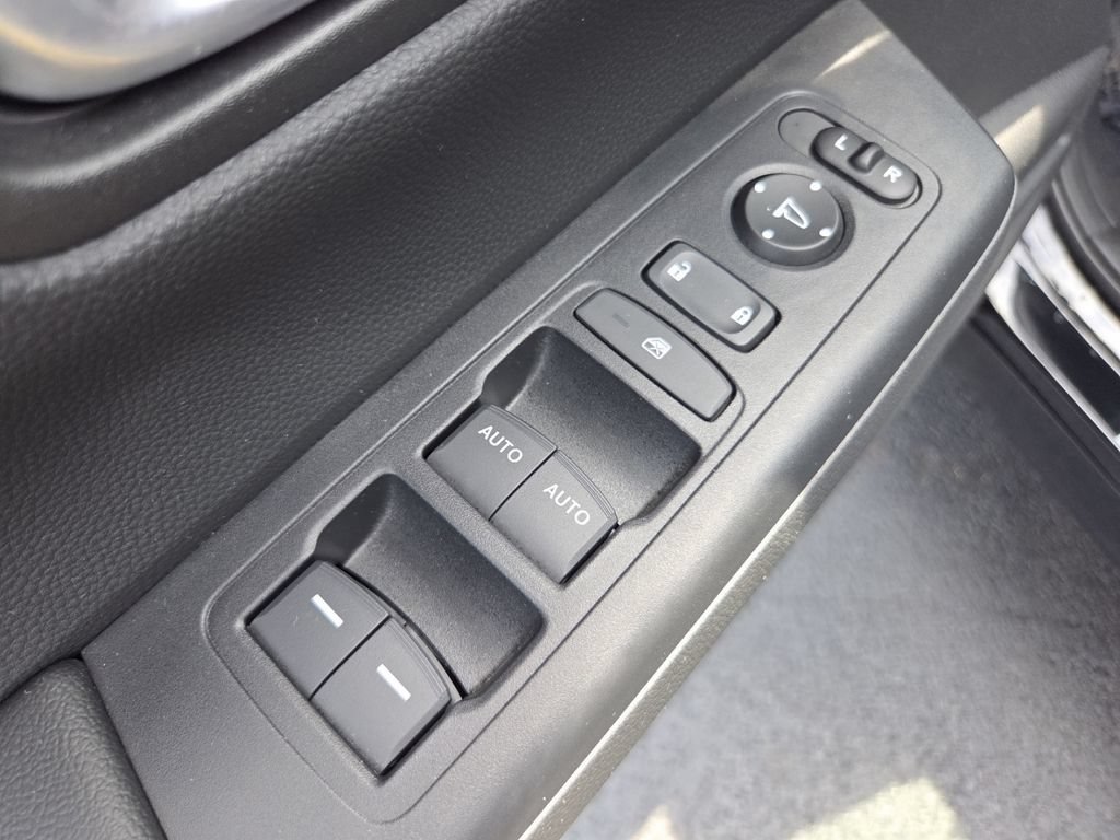 Certified 2025 Honda CR-V Sport image 34