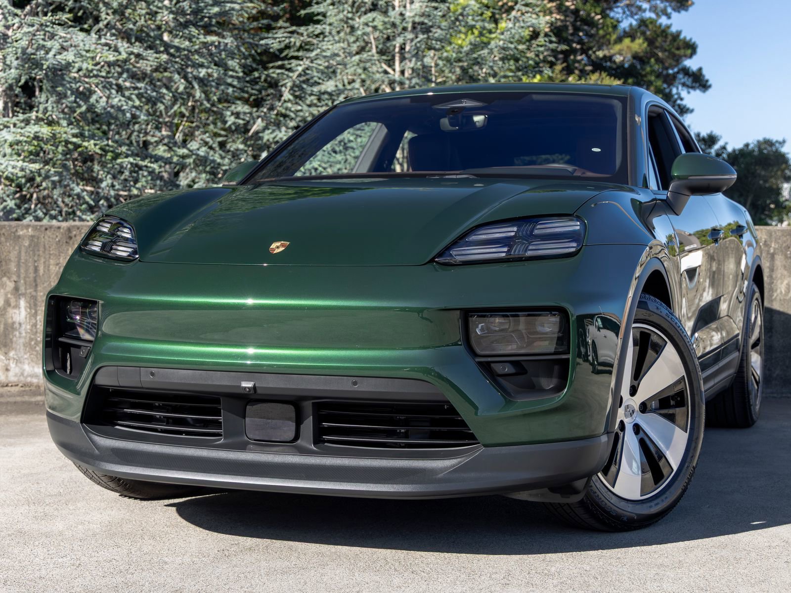 Certified 2026 Porsche Macan Electric RWD image 7