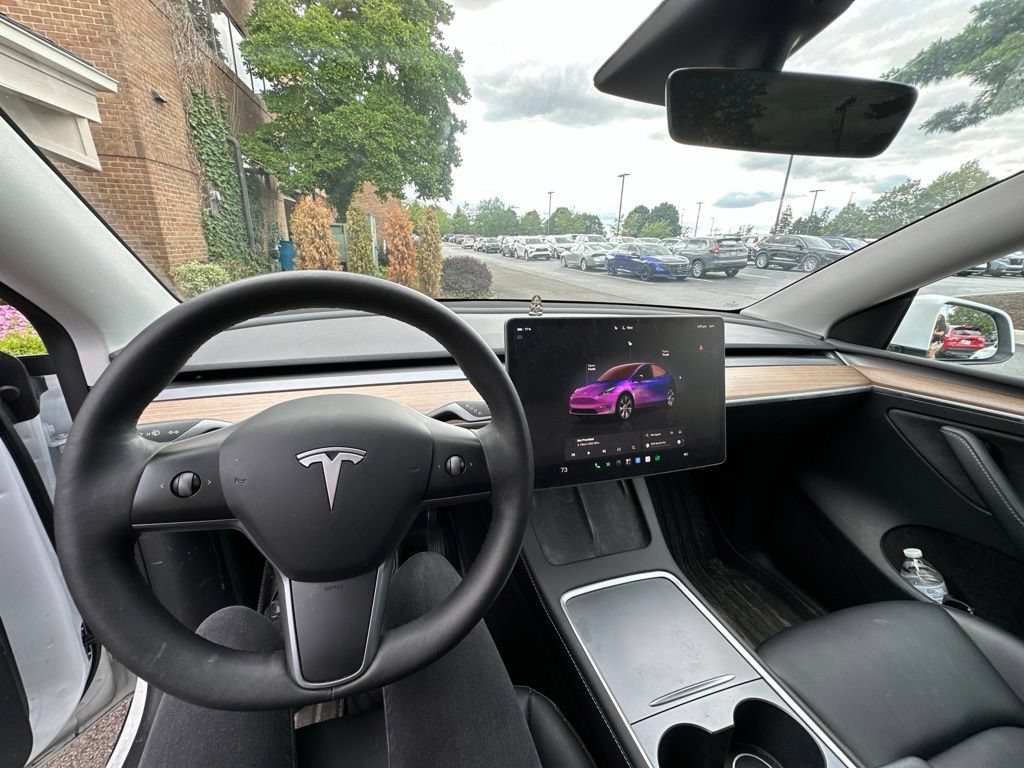 Used 2023 Tesla Model Y AWD image 4