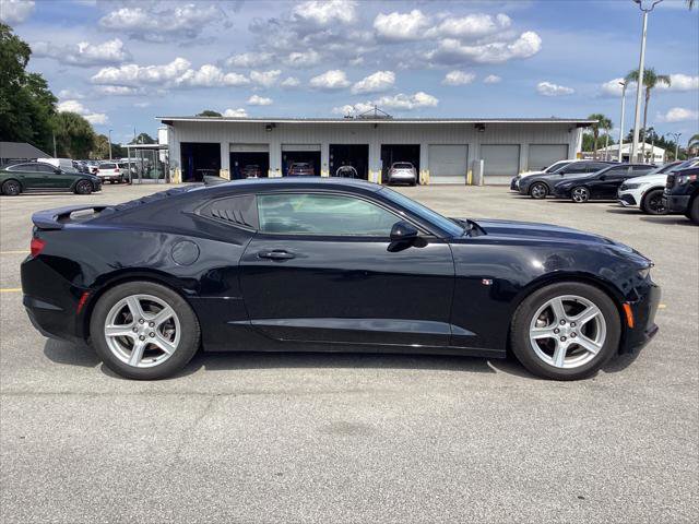 Used 2020 Chevrolet Camaro LT w/ Technology Package RWD image 9