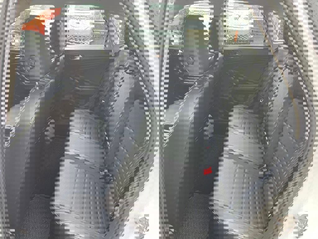 Certified 2023 Volkswagen Jetta SE w/ Panoramic Sunroof Package image 15