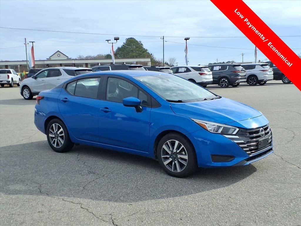 Used 2023 Nissan Versa SV image 7