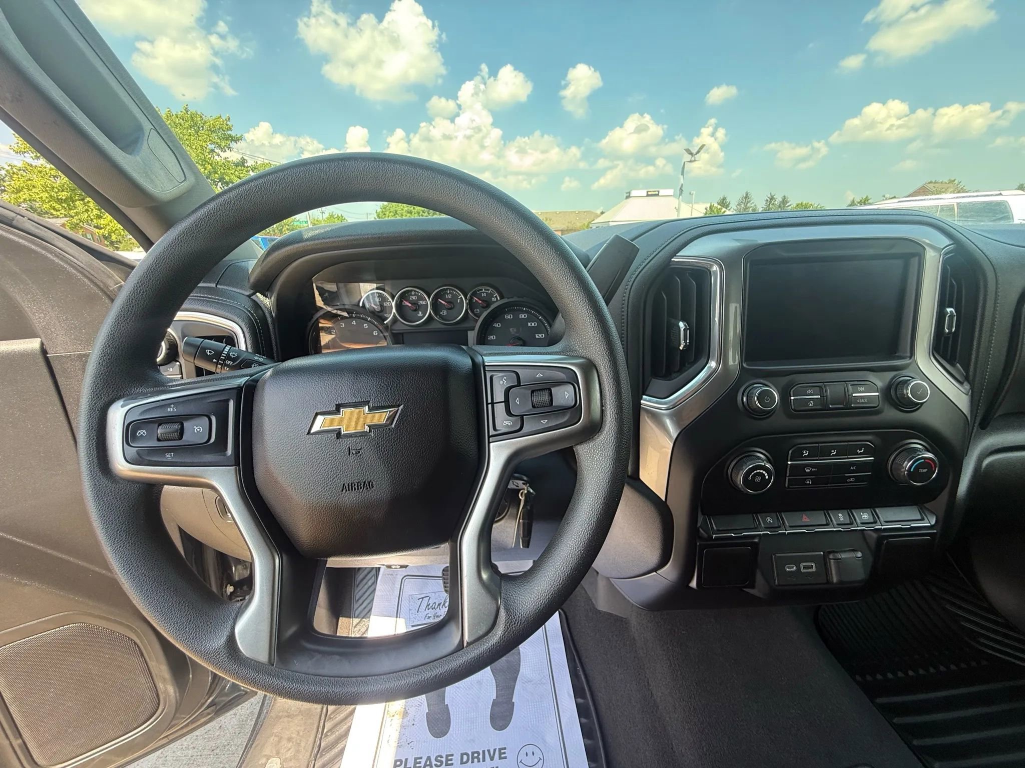 Used 2020 Chevrolet Silverado 1500 LT image 16