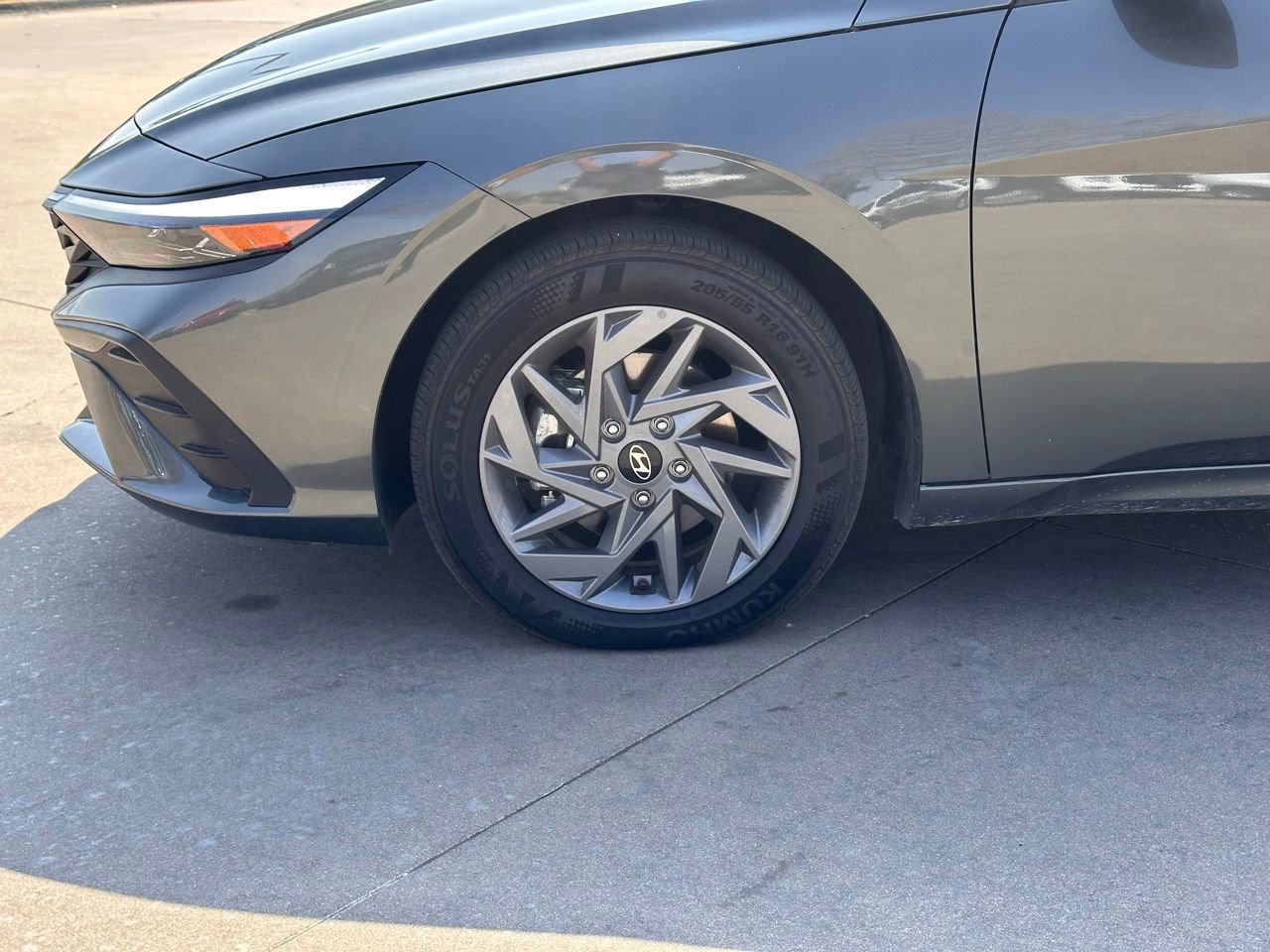 Used 2025 Hyundai Elantra Blue image 13