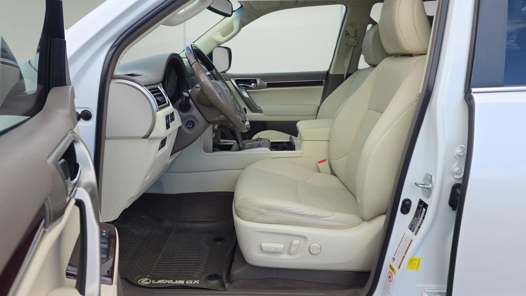 Used 2019 Lexus GX 460 image 10