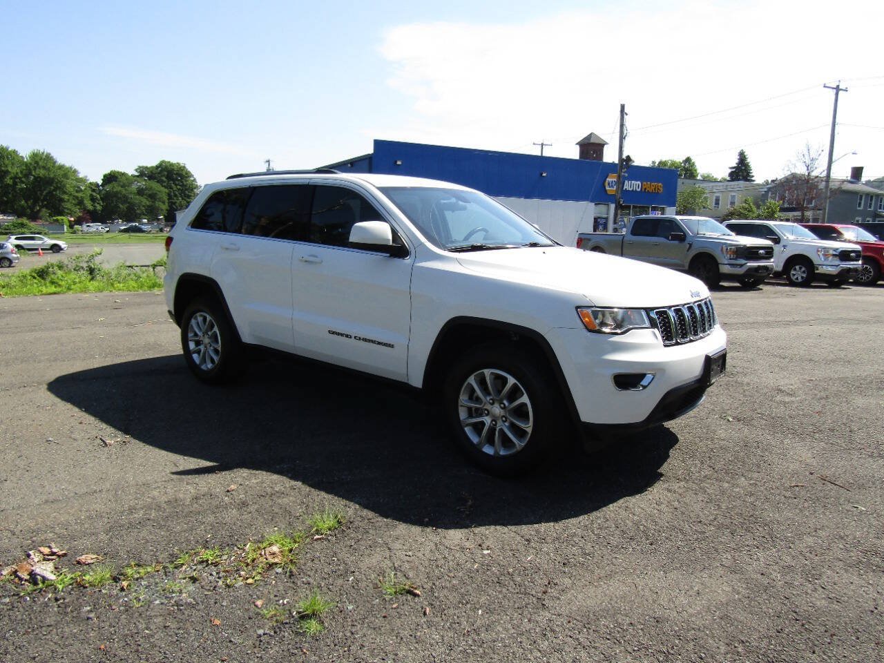 Used 2021 Jeep Grand Cherokee Laredo AWD/4WD image 8