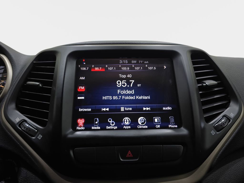 Used 2015 Jeep Cherokee Latitude AWD/4WD image 22