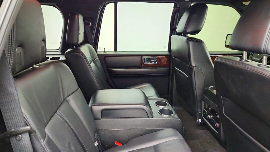 Used 2016 Lincoln Navigator Select AWD/4WD image 24