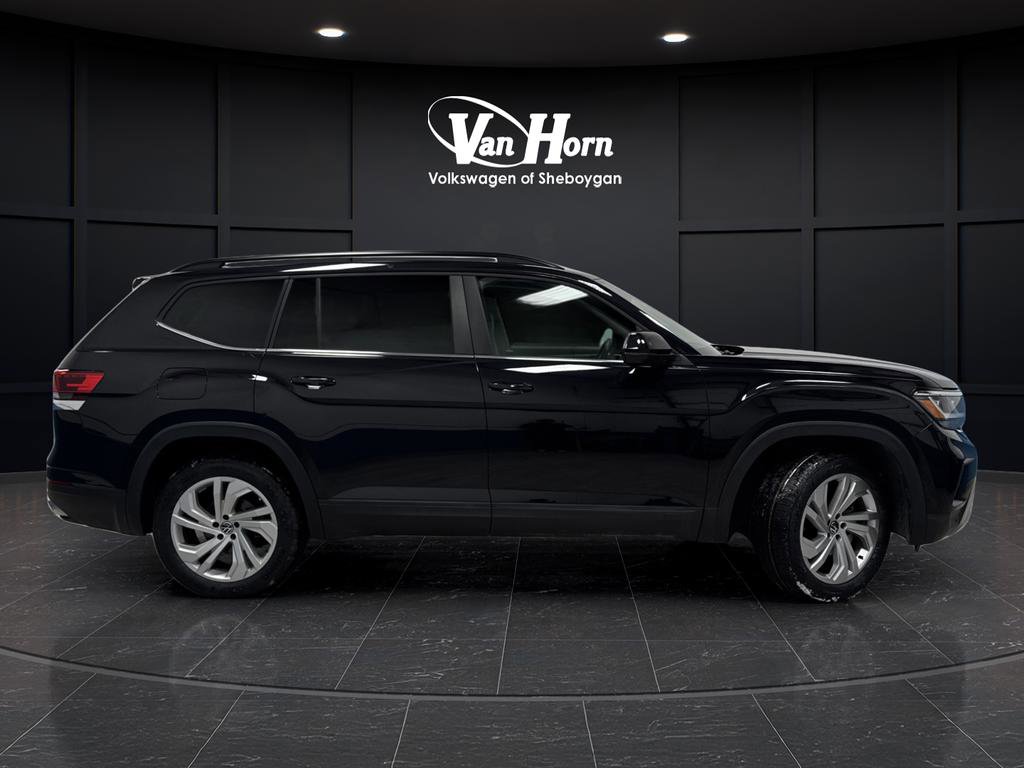 Used 2022 Volkswagen Atlas SE w/ Panoramic Sunroof Package image 2