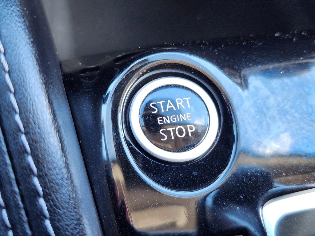 Used 2020 Nissan Kicks SR w/ Exterior Package image 24