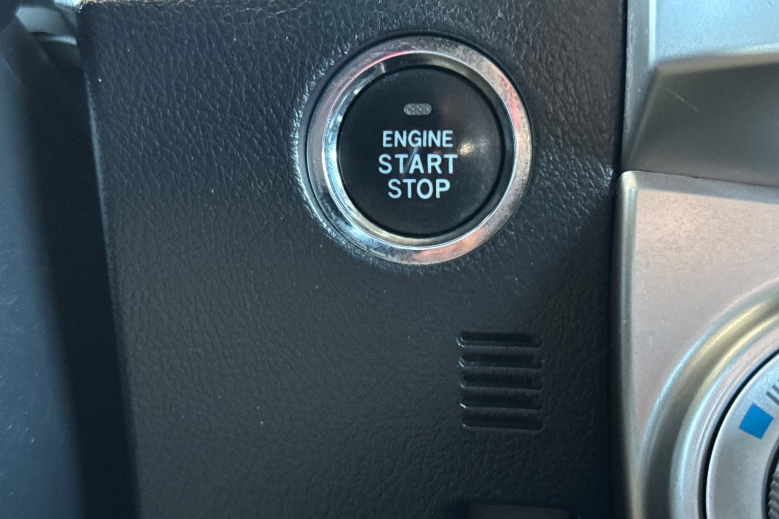 Used 2014 Toyota 4Runner Limited AWD/4WD image 23