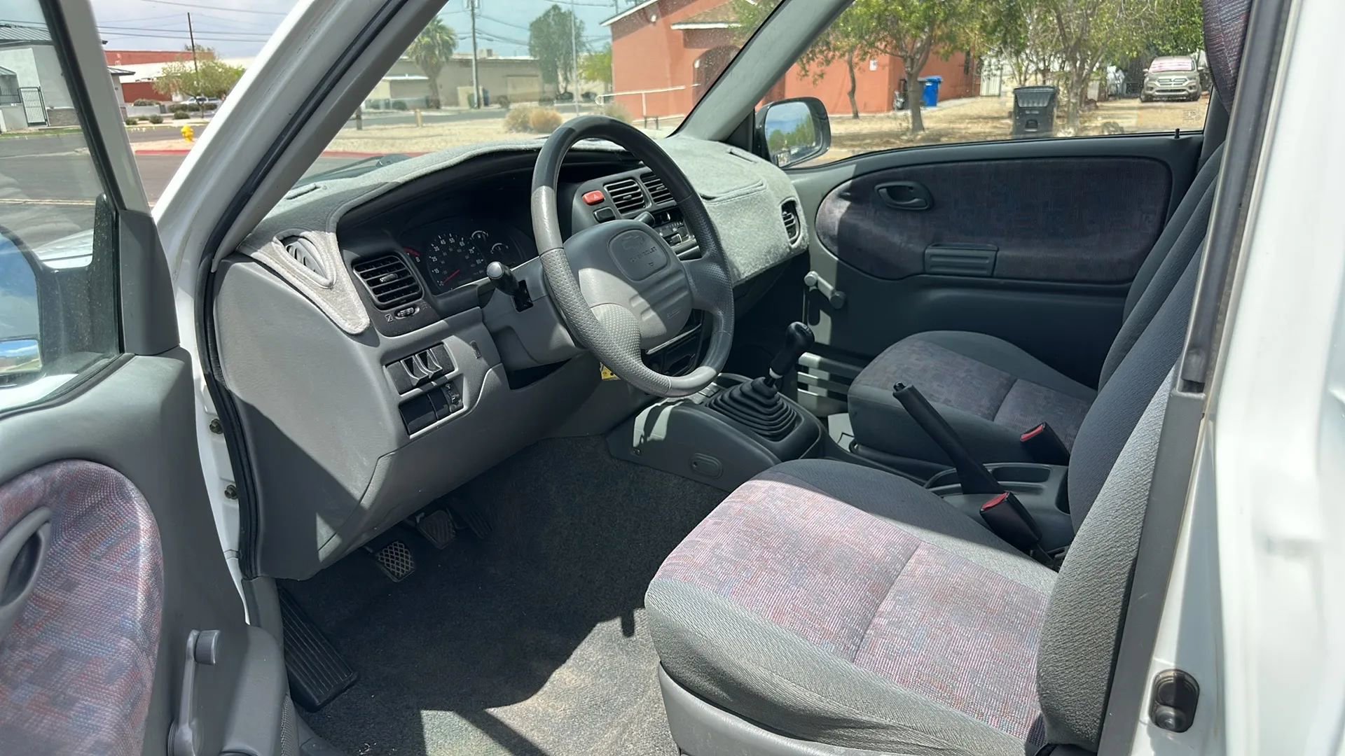 Used 1999 Chevrolet Tracker 2WD Convertible image 36