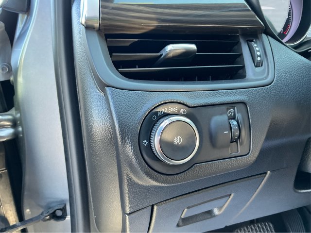 Used 2019 Buick Envision Essence AWD/4WD image 28