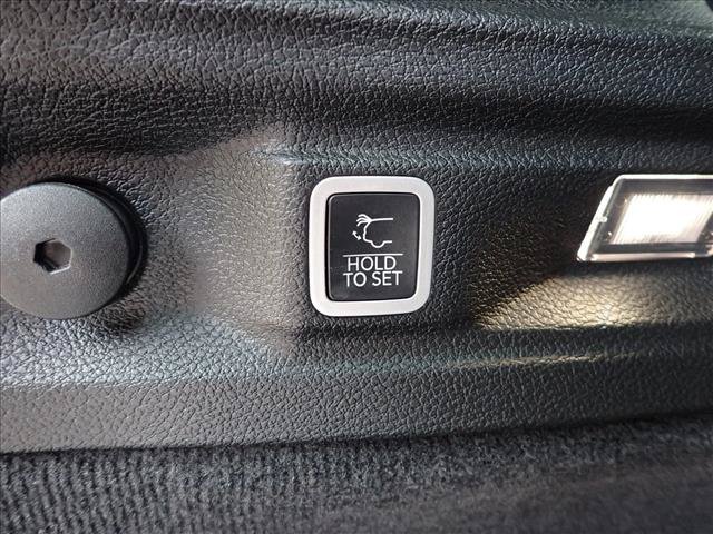 Used 2022 Jeep Grand Cherokee L Overland w/ Luxury Tech Group IV AWD/4WD image 9