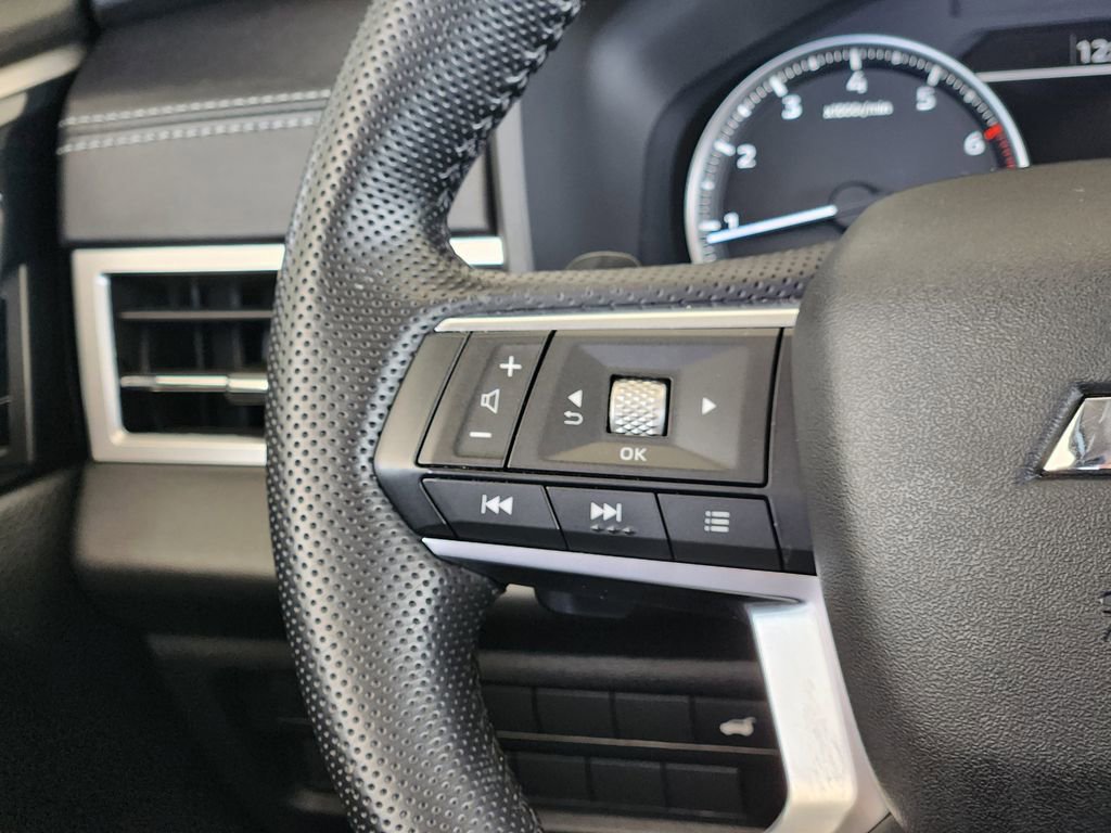 Used 2022 Mitsubishi Outlander SE image 26