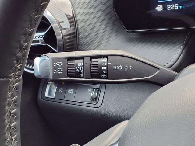 Used 2025 Chevrolet Equinox LT image 60