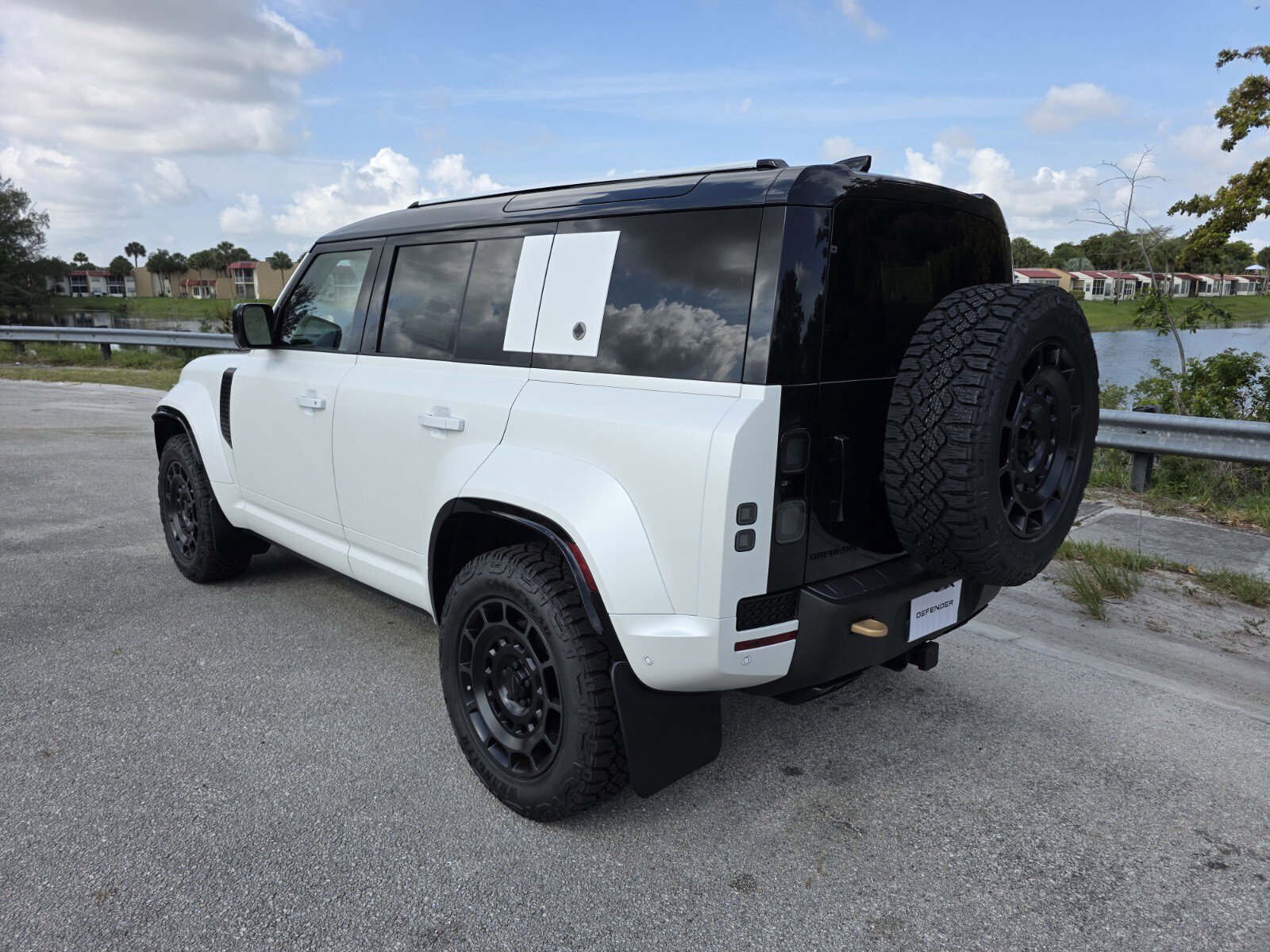 New 2026 Land Rover Defender 110 AWD/4WD image 2