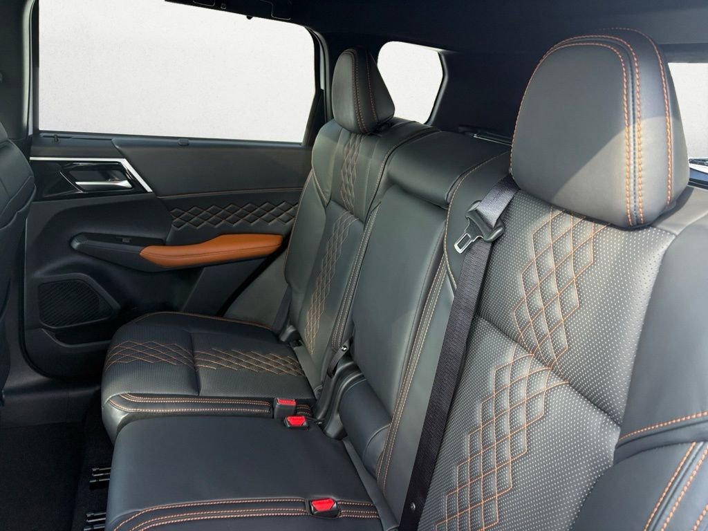 New 2025 Mitsubishi Outlander SEL image 10