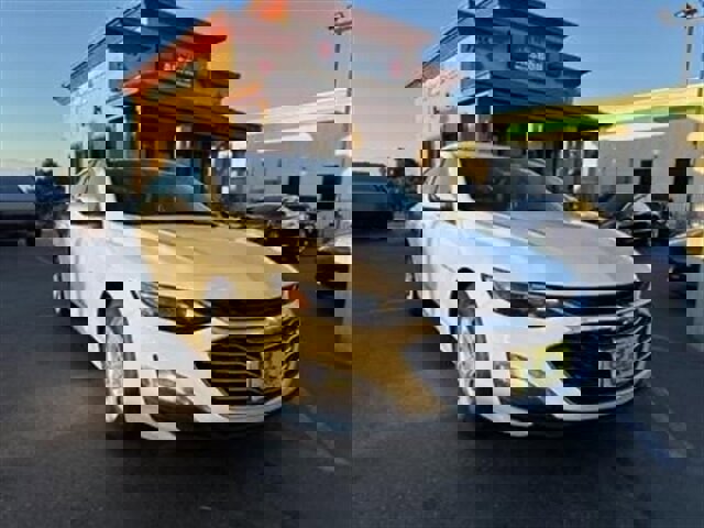 Used 2022 Chevrolet Malibu LT image 4
