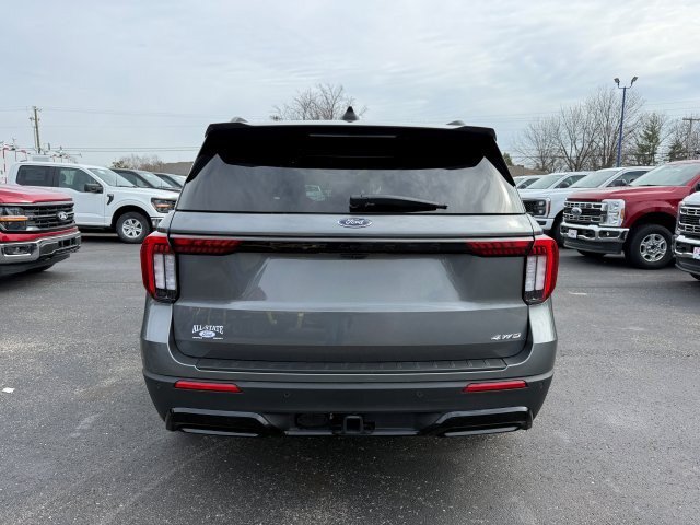 Used 2025 Ford Explorer ST-Line w/ ST-Line Street Pack AWD/4WD image 6