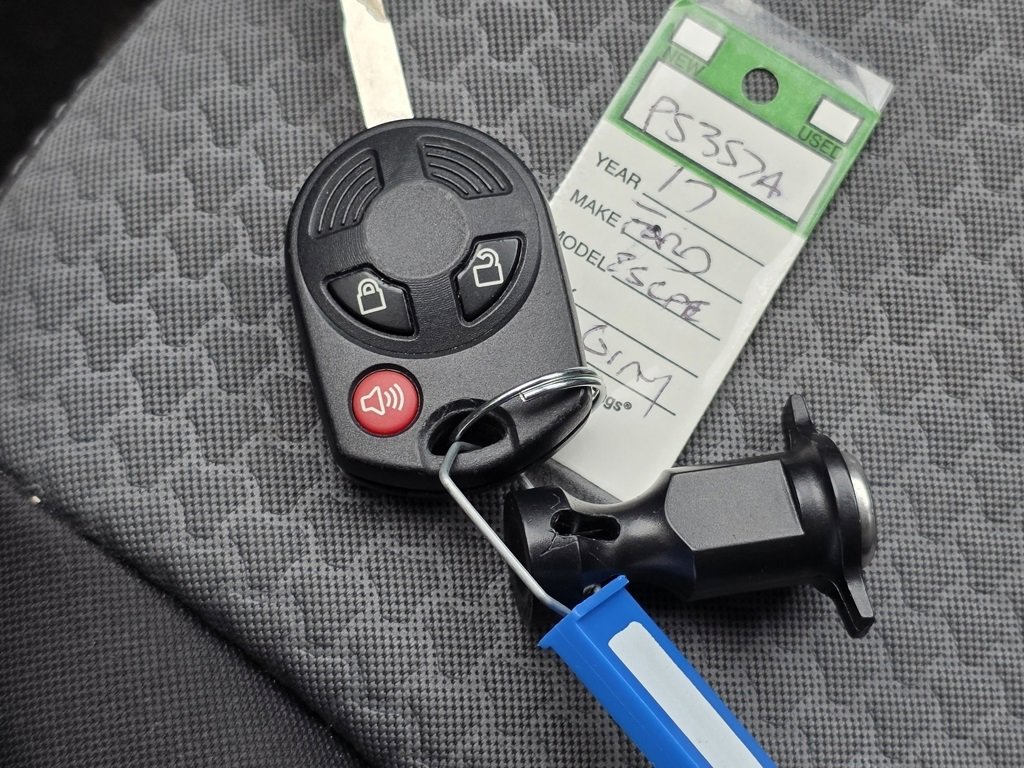 Used 2017 Ford Escape SE image 35