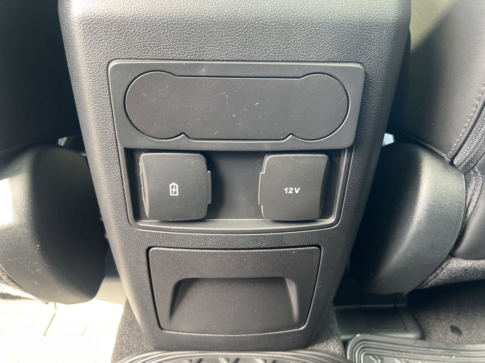 Used 2024 Ford Explorer XLT w/ Equipment Group 202A AWD/4WD image 24