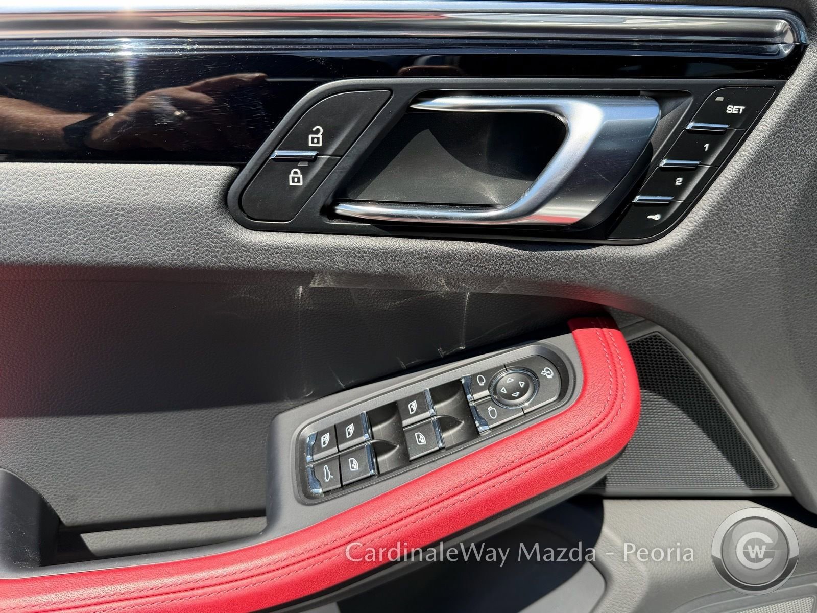 Used 2025 Porsche Macan S AWD/4WD image 26