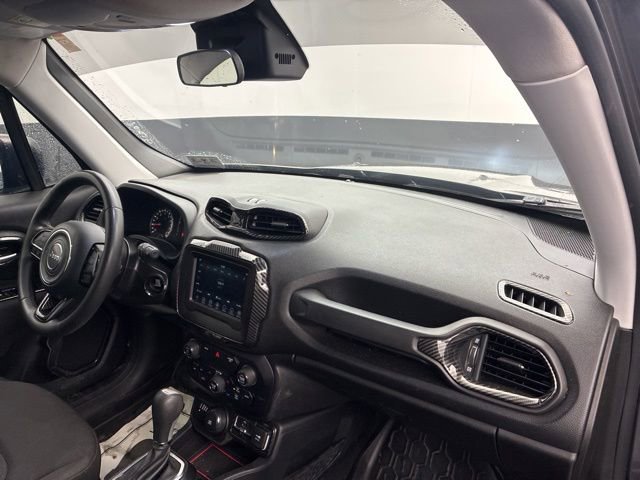Used 2020 Jeep Renegade Latitude AWD/4WD image 13