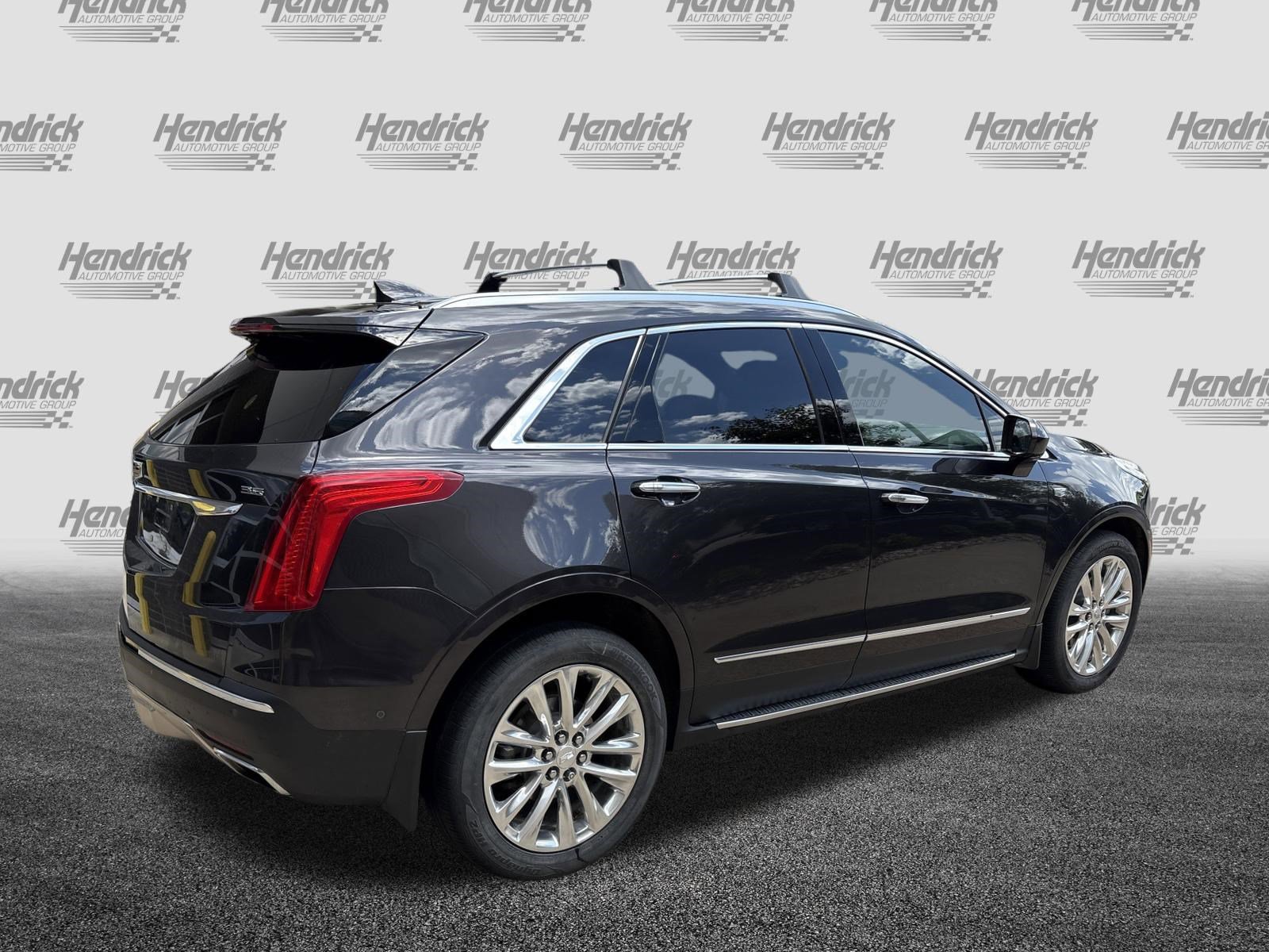 Used 2017 Cadillac XT5 Platinum w/ Driver Assist Package AWD/4WD image 10
