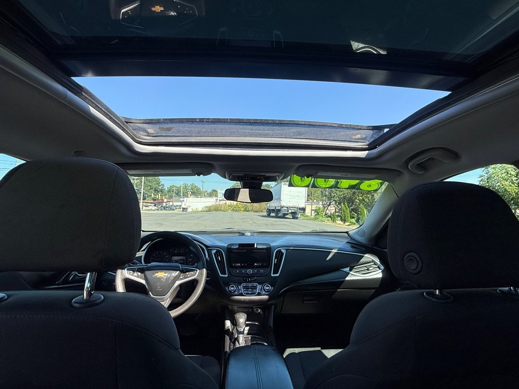 Used 2022 Chevrolet Malibu LT FWD image 26