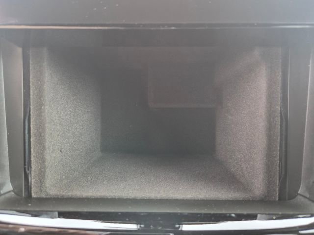 Used 2023 Chevrolet Traverse LT FWD image 27