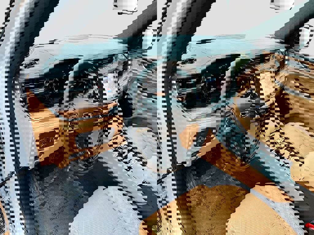 New 2026 Jeep Grand Cherokee L Summit image 9