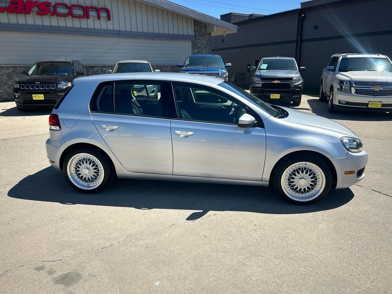 Used 2014 Volkswagen Golf 4-Door image 2