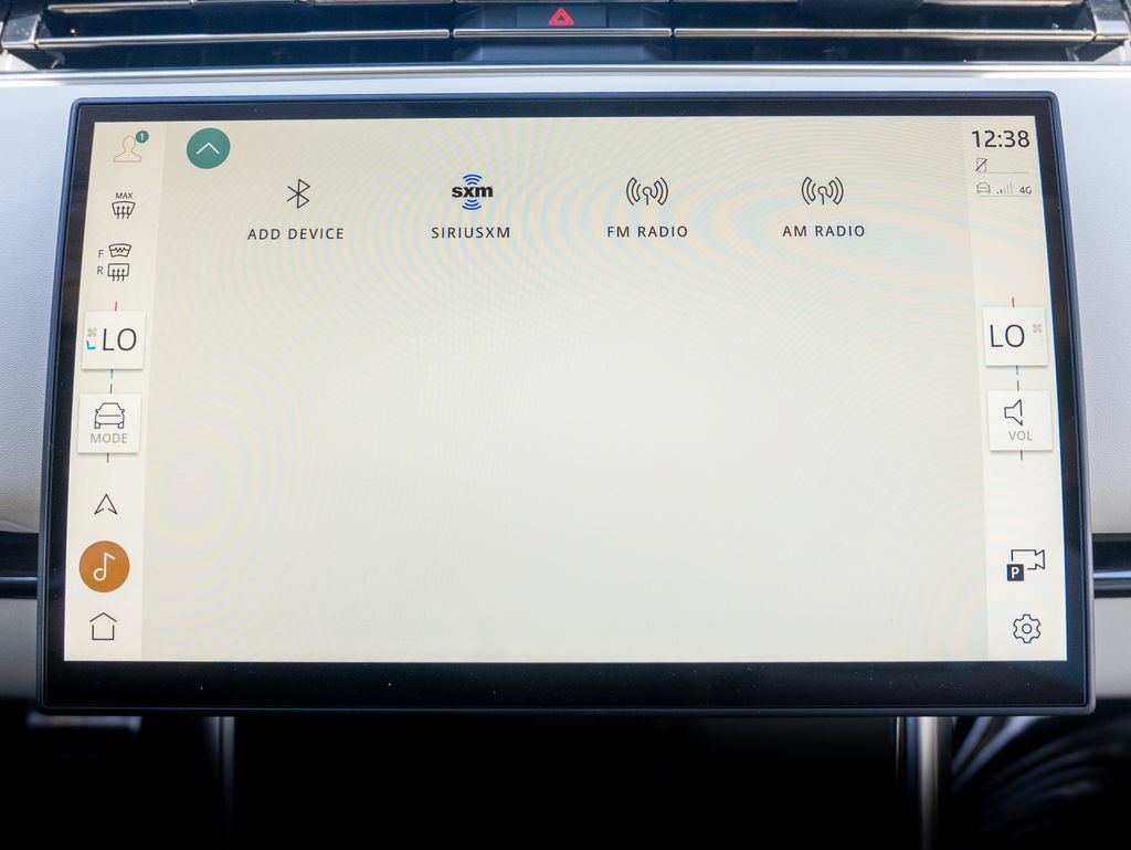 Used 2025 Land Rover Range Rover SE AWD/4WD image 31