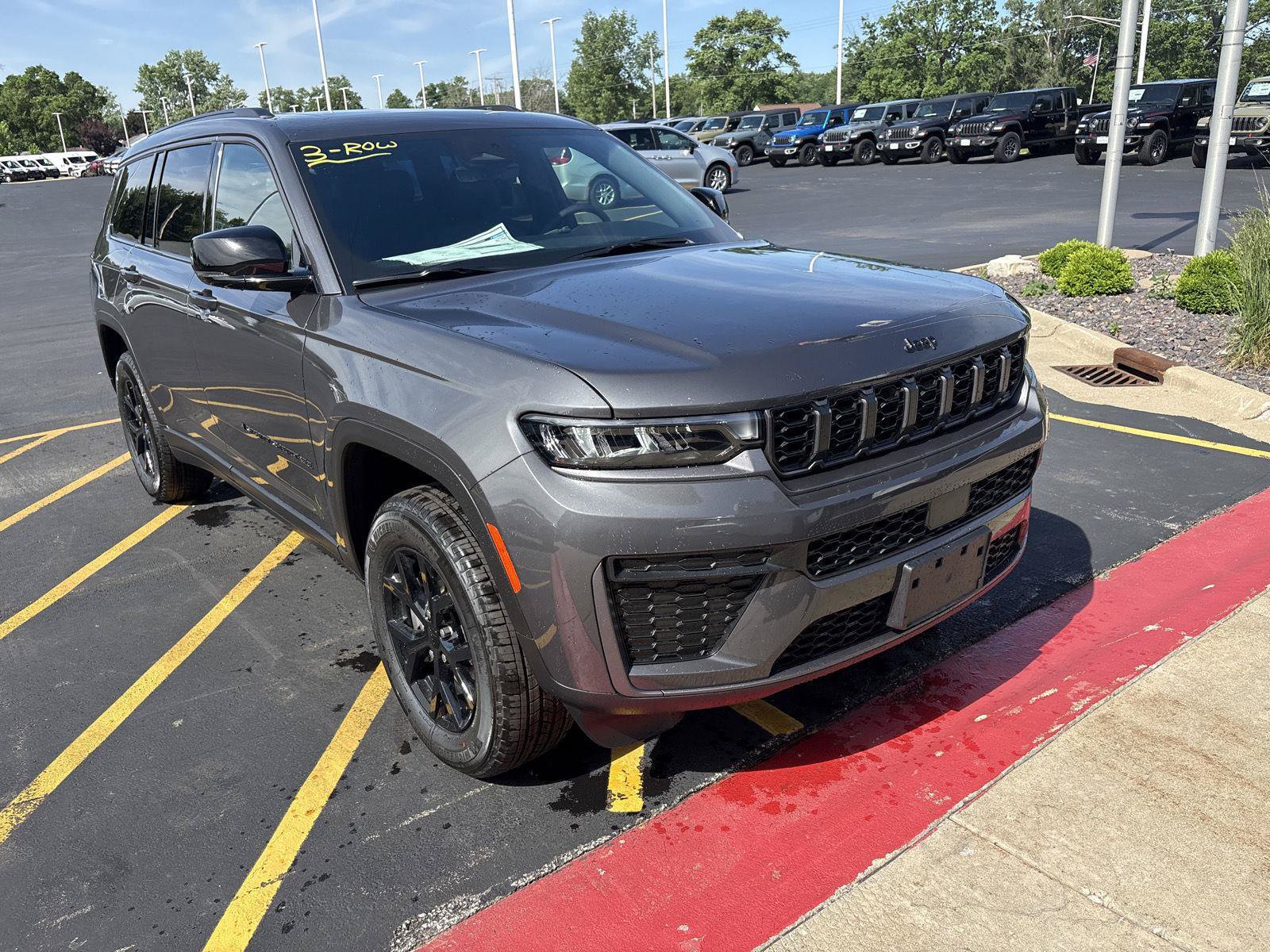 New 2026 Jeep Grand Cherokee L 4WD image 4
