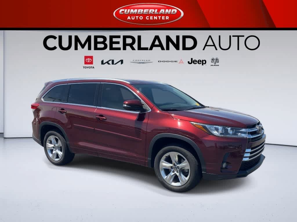 Used 2018 Toyota Highlander Limited FWD image 2