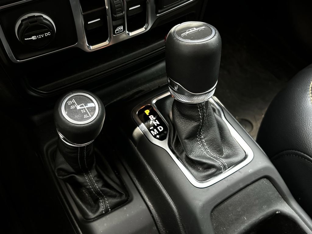 Used 2025 Jeep Gladiator Sport AWD/4WD image 21