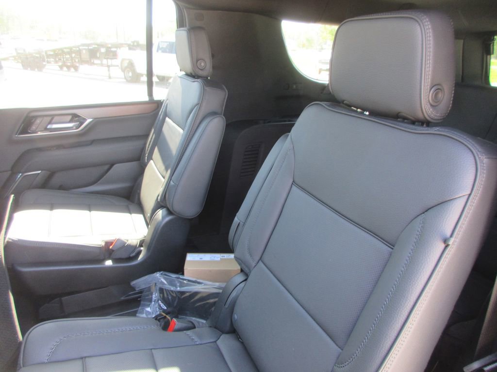 New 2026 GMC Yukon XL Denali image 12