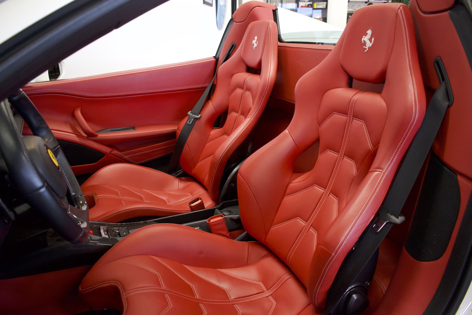 Used 2012 Ferrari 458 Spider RWD image 8