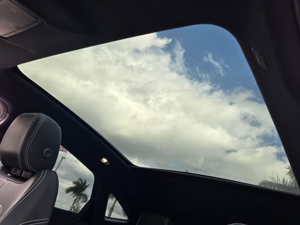 Used 2020 Jaguar E-PACE R-Dynamic S image 19