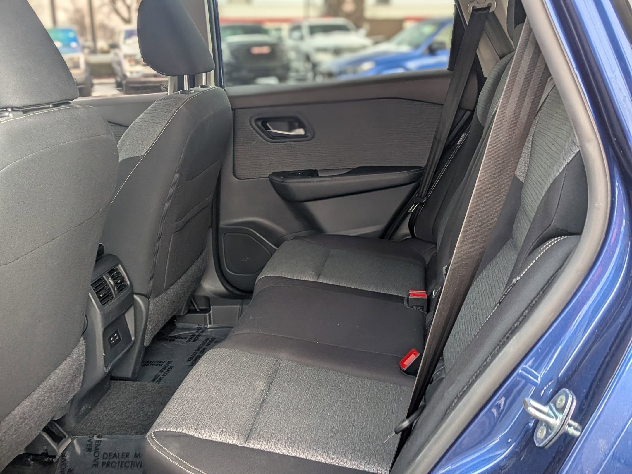 Used 2023 Nissan Rogue SV image 32