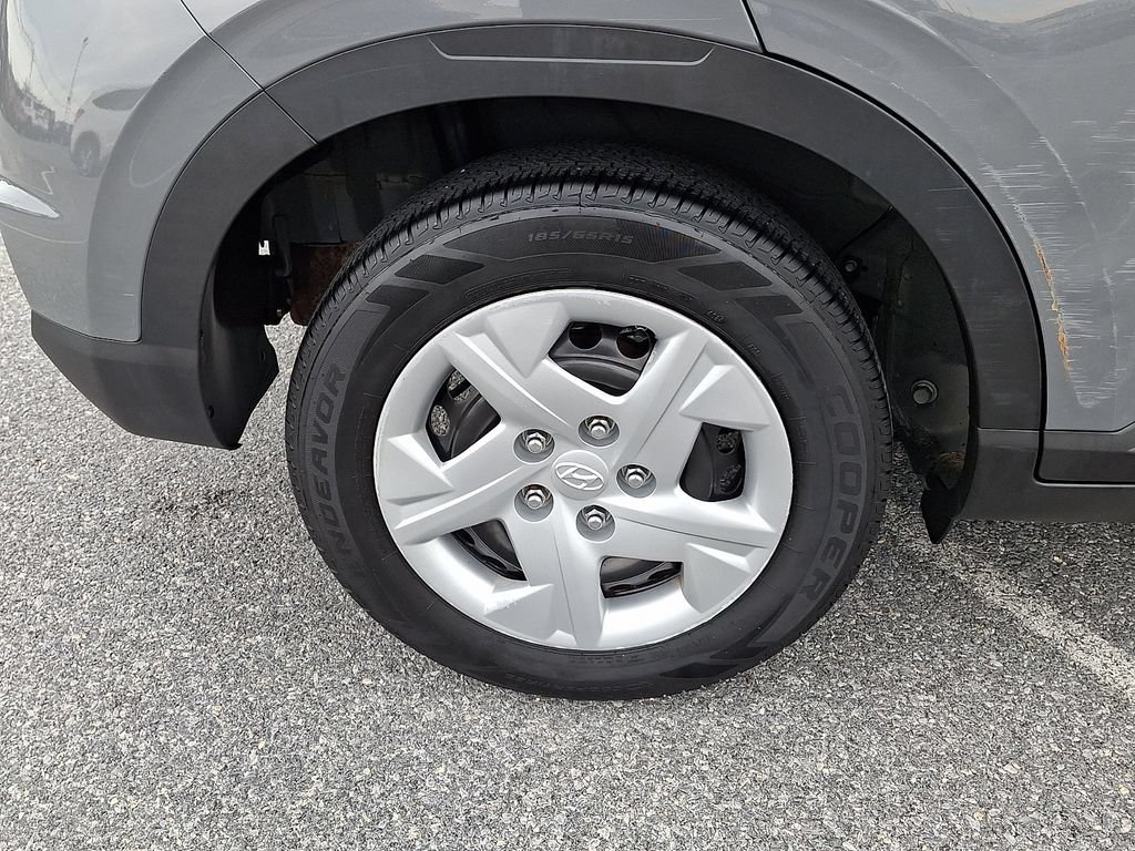 Used 2020 Hyundai Venue SE FWD image 8