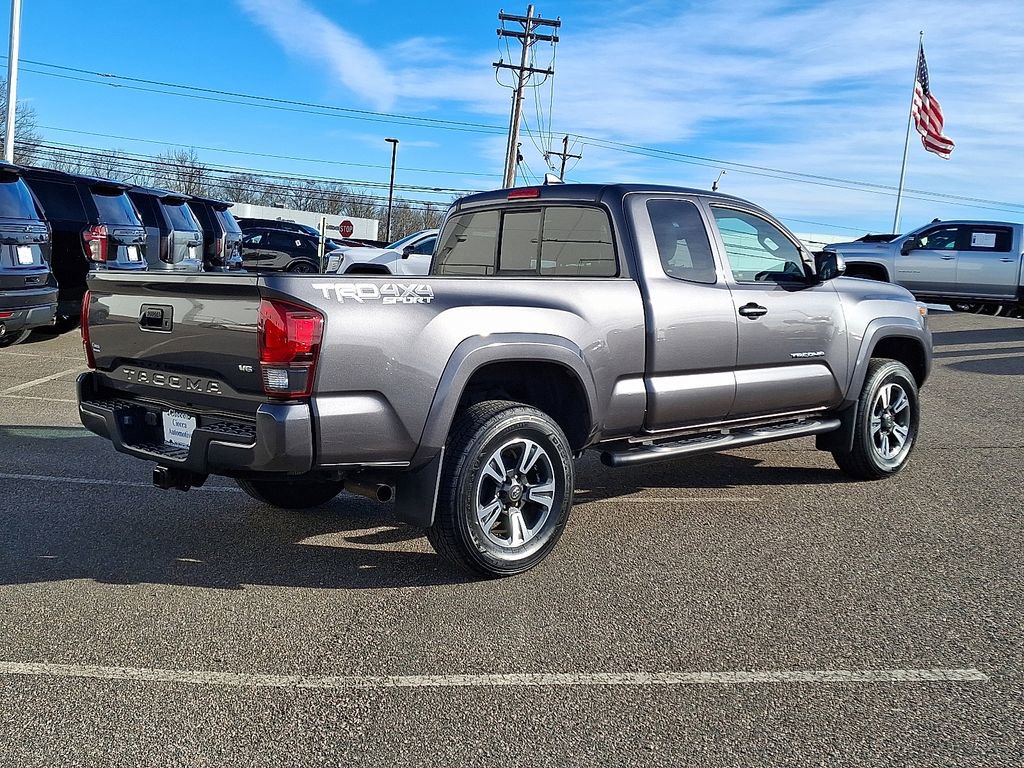 Used 2019 Toyota Tacoma TRD Sport image 9