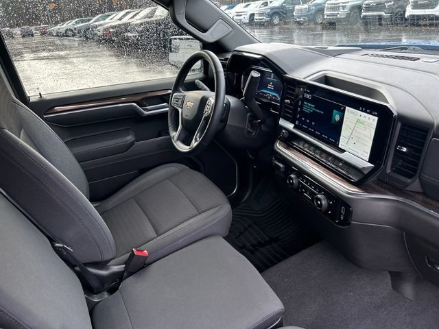 Used 2025 Chevrolet Silverado 1500 LT AWD/4WD image 25