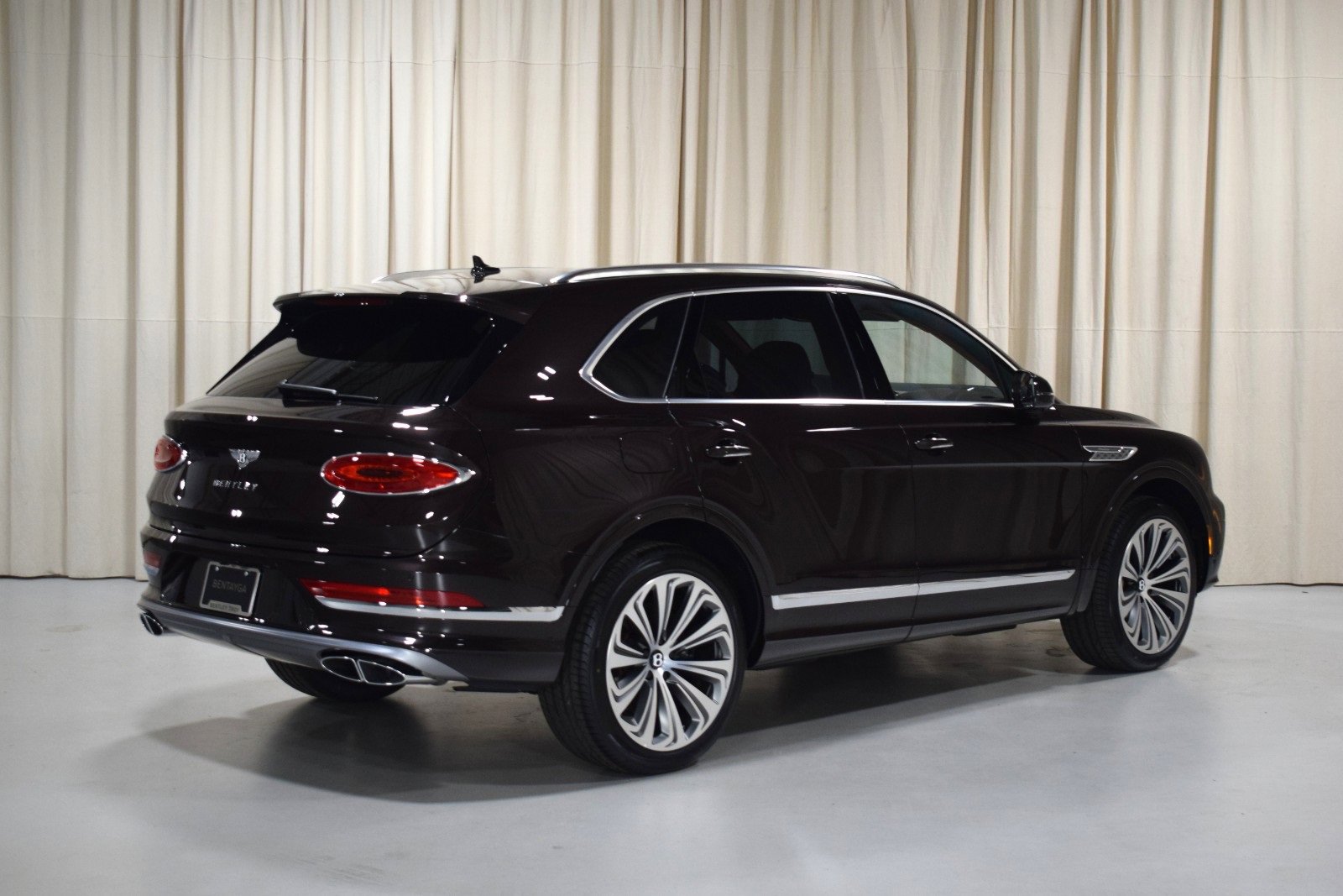 New 2025 Bentley Bentayga image 3