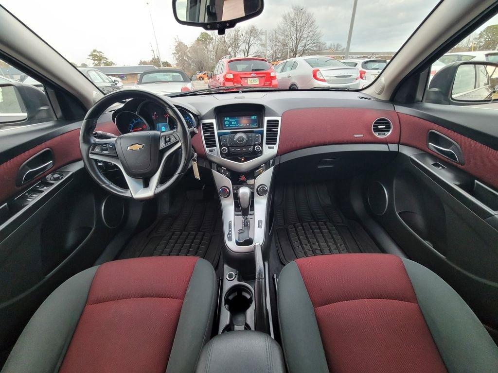 Used 2011 Chevrolet Cruze LT FWD image 18